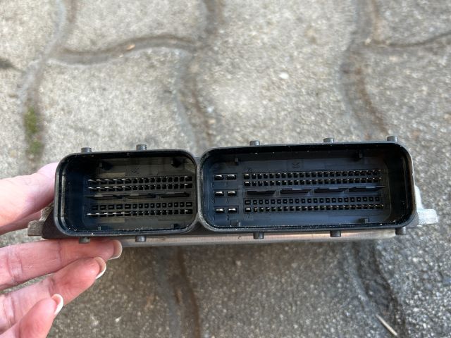 bontott VW GOLF V Motorvezérlő