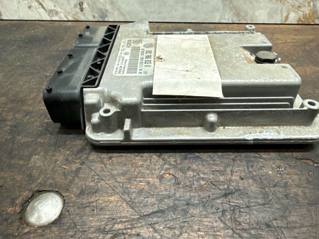 bontott VW GOLF V Motorvezérlő