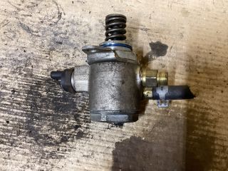 bontott VW GOLF V Nagynyomású Szivattyú