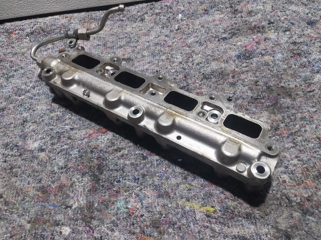 bontott VW GOLF V Nagynyomású Üzemanyag Gyűjtőcső