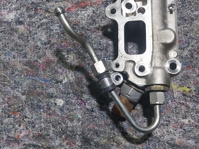 bontott VW GOLF V Nagynyomású Üzemanyag Gyűjtőcső