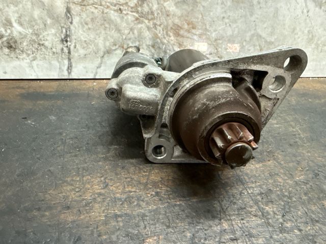 bontott VW GOLF V Önindító