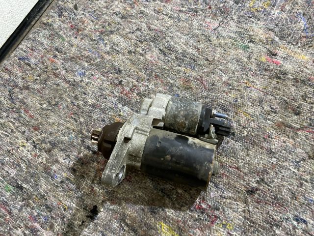 bontott VW GOLF V Önindító