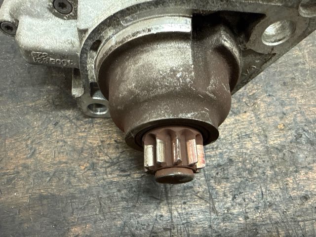 bontott VW GOLF V Önindító