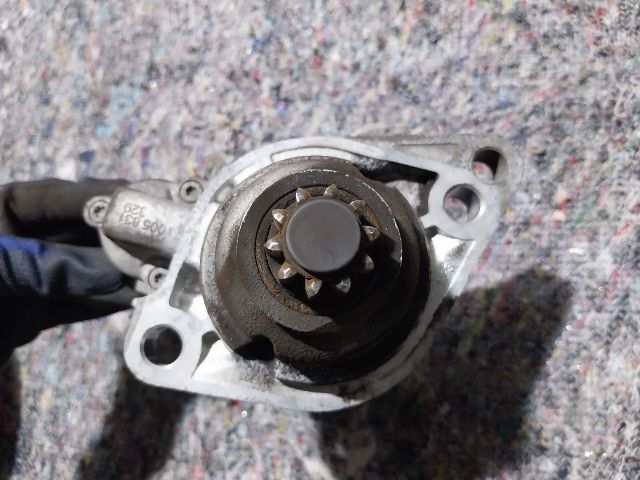 bontott VW GOLF V Önindító