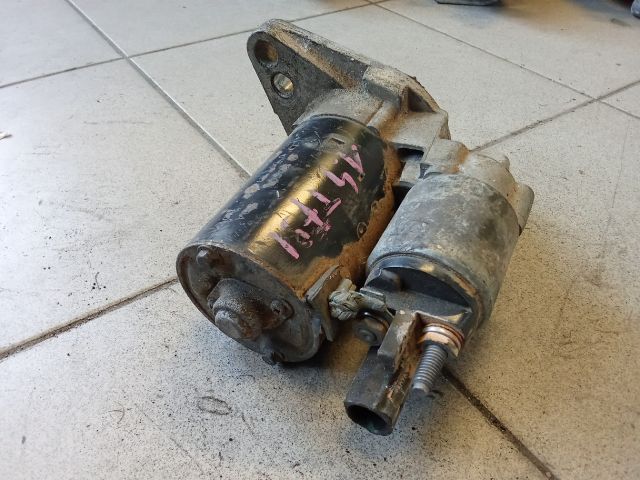 bontott VW GOLF V Önindító