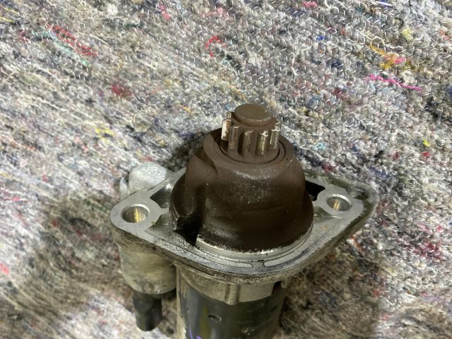 bontott VW GOLF V Önindító