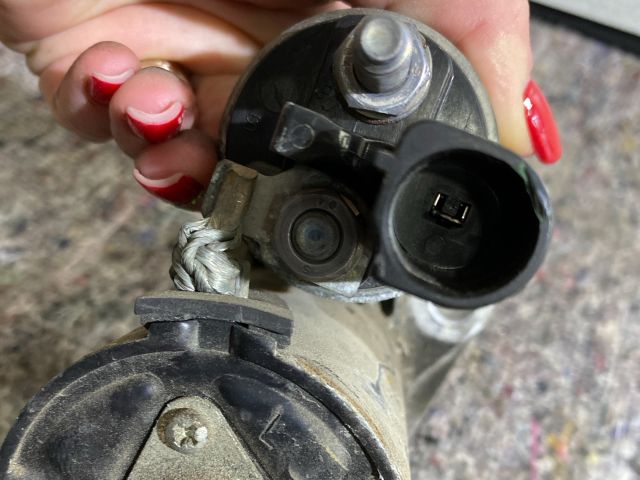 bontott VW GOLF V Önindító