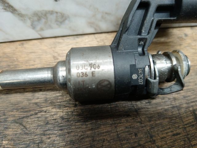 bontott VW GOLF V Porlasztó (1 db)