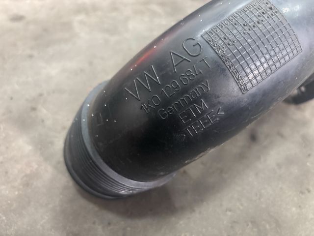 bontott VW GOLF V Turbócső