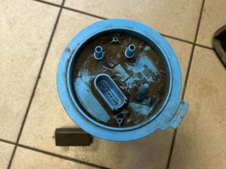 bontott VW GOLF V Üzemanyag Szivattyú