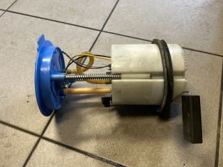 bontott VW GOLF V Üzemanyag Szivattyú