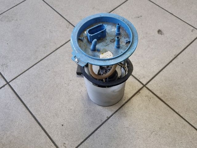 bontott VW GOLF V Üzemanyag Szivattyú