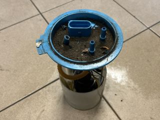 bontott VW GOLF V Üzemanyag Szivattyú