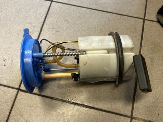 bontott VW GOLF V Üzemanyag Szivattyú