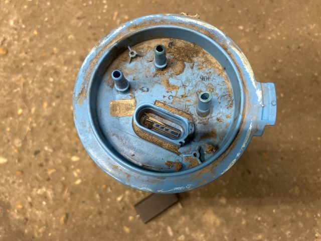 bontott VW GOLF V Üzemanyag Szivattyú