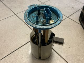 bontott VW GOLF V Üzemanyag Szivattyú