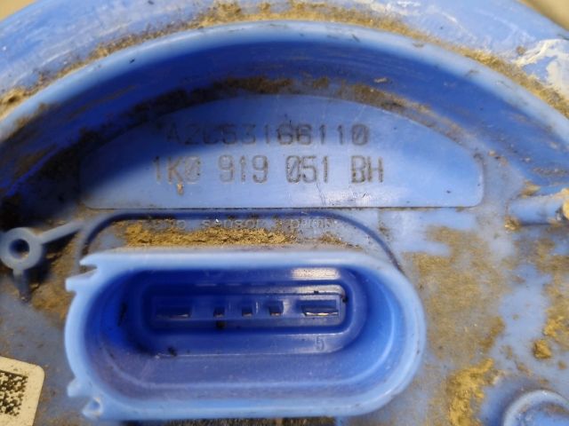 bontott VW GOLF V Üzemanyag Szivattyú