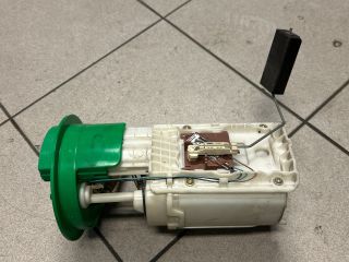 bontott VW GOLF V Üzemanyag Szivattyú