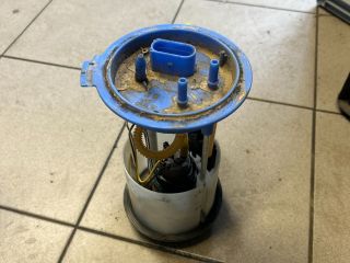 bontott VW GOLF V Üzemanyag Szivattyú