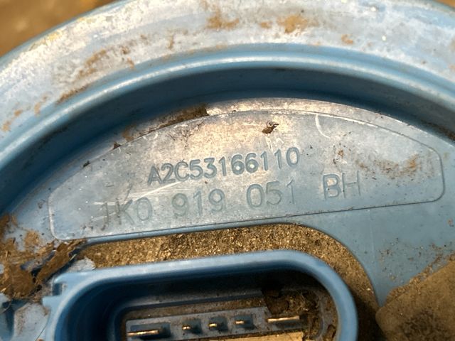 bontott VW GOLF V Üzemanyag Szivattyú