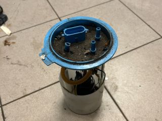 bontott VW GOLF V Üzemanyag Szivattyú