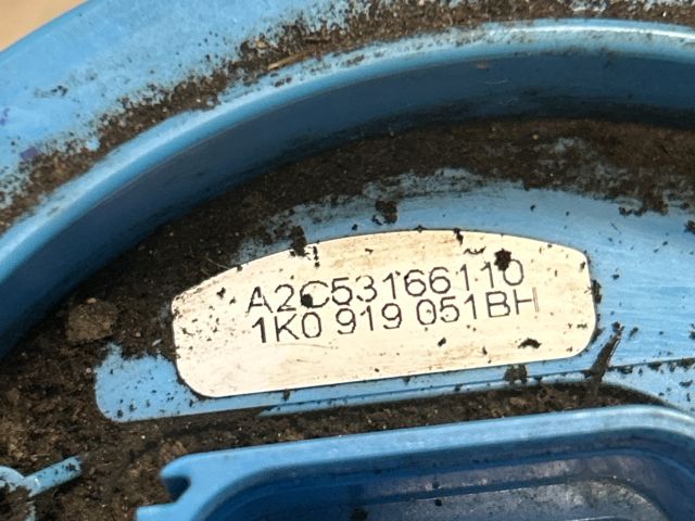 bontott VW GOLF V Üzemanyag Szivattyú