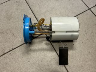 bontott VW GOLF V Üzemanyag Szivattyú