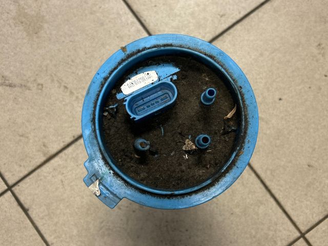 bontott VW GOLF V Üzemanyag Szivattyú