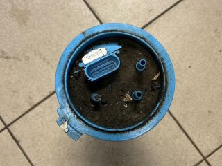 bontott VW GOLF V Üzemanyag Szivattyú