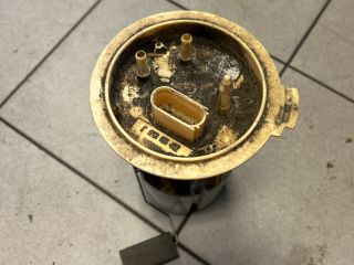 bontott VW GOLF V Üzemanyag Szivattyú