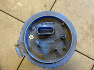 bontott VW GOLF V Üzemanyag Szivattyú