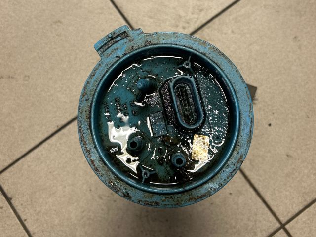 bontott VW GOLF V Üzemanyag Szivattyú