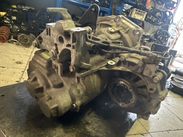 bontott VW GOLF V Váltó (Mechanikus)