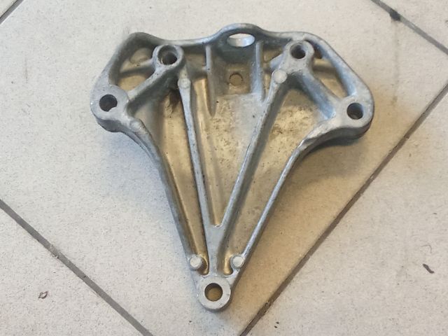 bontott VW GOLF V Váltó Tartó Bak (Pozíciófüggetlen)