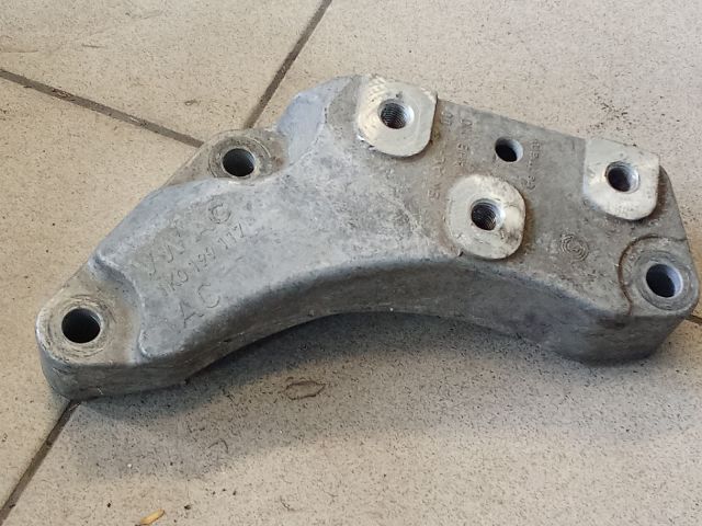 bontott VW GOLF V Váltó Tartó Bak (Pozíciófüggetlen)