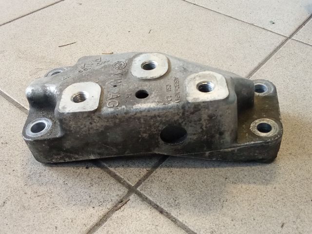 bontott VW GOLF V Váltó Tartó Bak (Pozíciófüggetlen)