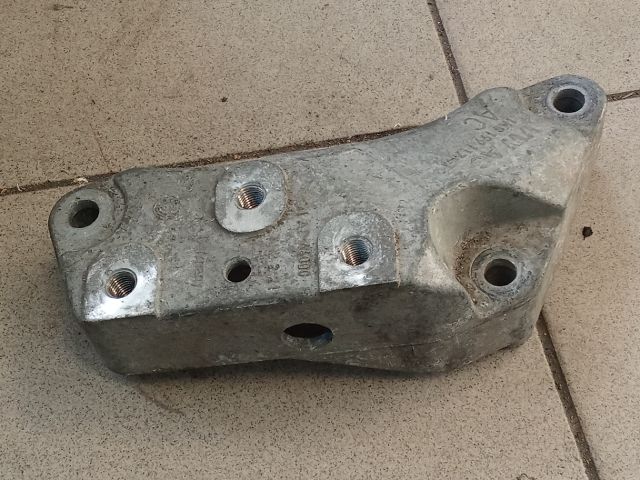 bontott VW GOLF V Váltó Tartó Bak (Pozíciófüggetlen)