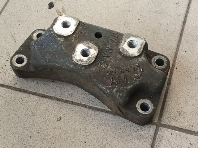 bontott VW GOLF V Váltó Tartó Bak (Pozíciófüggetlen)