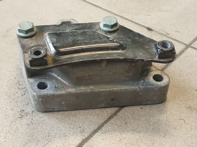 bontott VW GOLF V Váltó Tartó Bak (Pozíciófüggetlen)