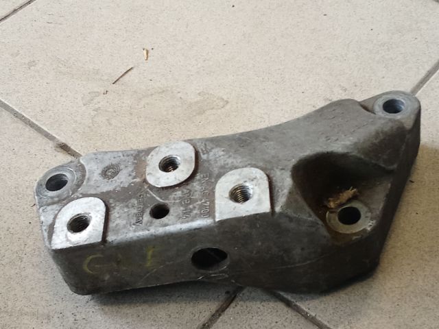 bontott VW GOLF V Váltó Tartó Bak (Pozíciófüggetlen)