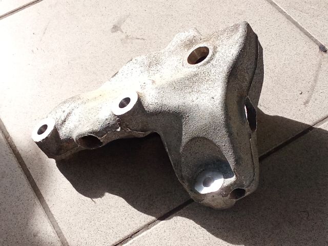 bontott VW GOLF V Váltó Tartó Bak (Pozíciófüggetlen)