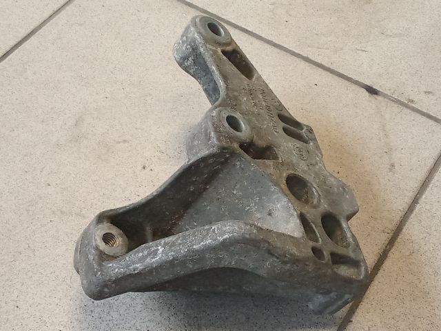 bontott VW GOLF V Váltó Tartó Bak (Pozíciófüggetlen)