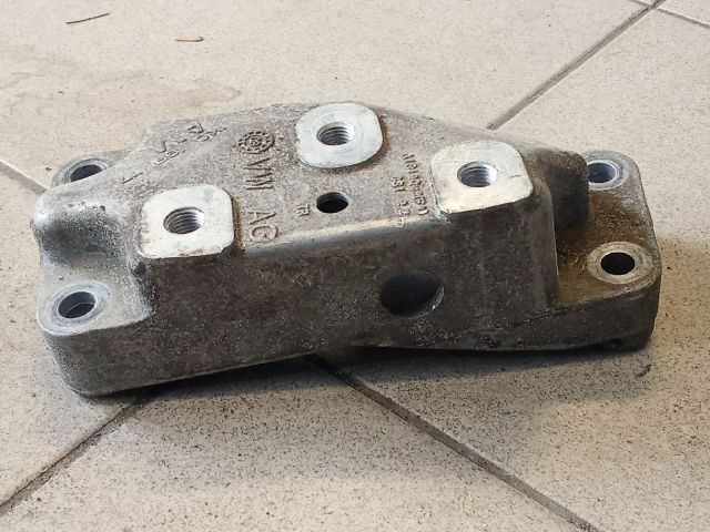 bontott VW GOLF V Váltó Tartó Bak (Pozíciófüggetlen)