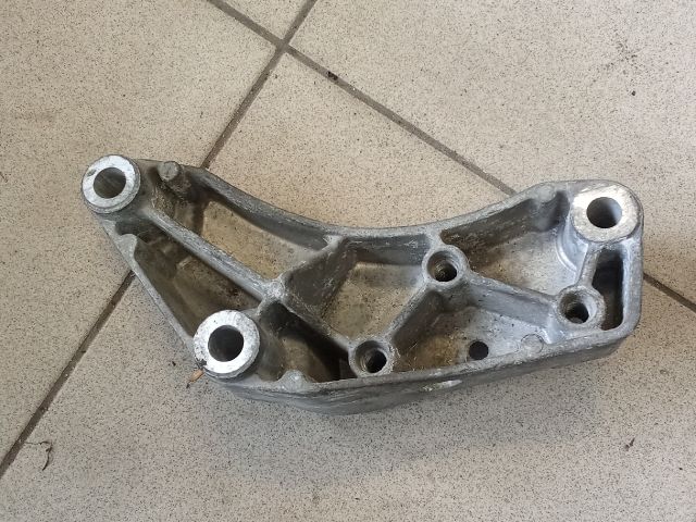 bontott VW GOLF V Váltó Tartó Bak (Pozíciófüggetlen)