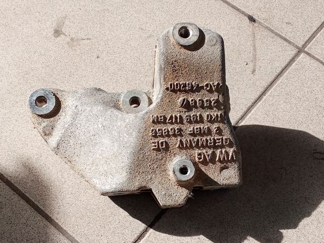 bontott VW GOLF V Váltó Tartó Bak (Pozíciófüggetlen)