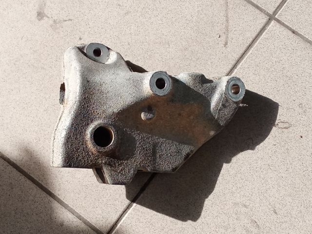 bontott VW GOLF V Váltó Tartó Bak (Pozíciófüggetlen)