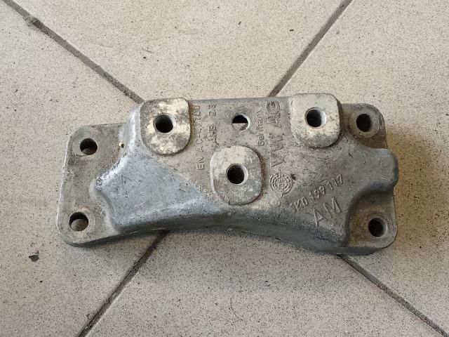 bontott VW GOLF V Váltó Tartó Bak (Pozíciófüggetlen)