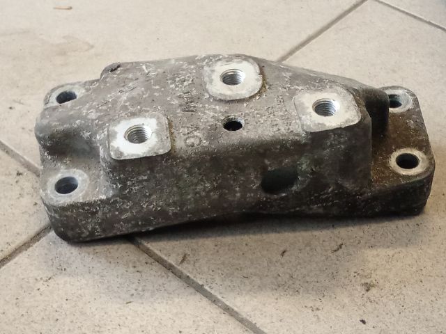 bontott VW GOLF V Váltó Tartó Bak (Pozíciófüggetlen)