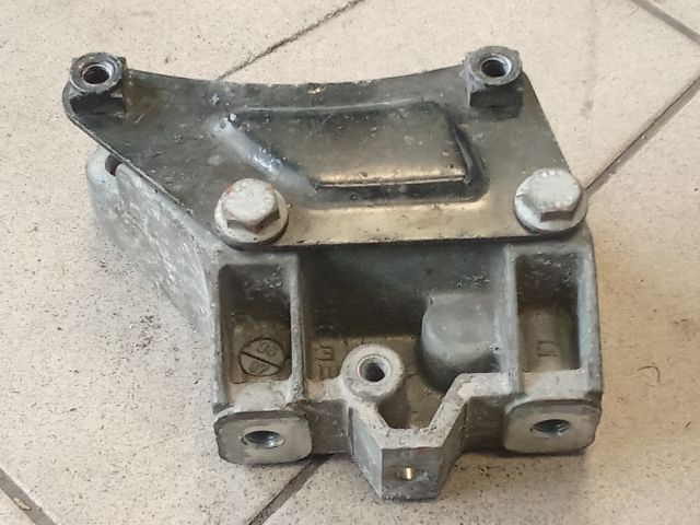 bontott VW GOLF V Váltó Tartó Bak (Pozíciófüggetlen)